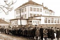 Historická fotka strednej odbornej školy v Krupine