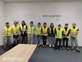 Exkurzia mechanikov strojov a zariadení vo firme AUMOVIO SLOVAKIA Exkurzia mechanikov strojov a zariadení vo firme AUMOVIO SLOVAKIA